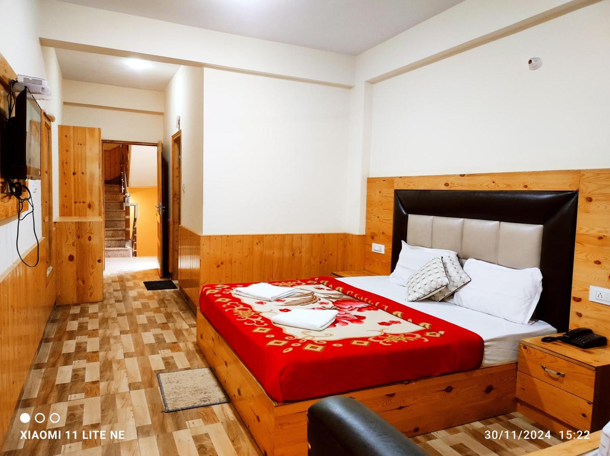 Hotel Anchal Residency Manali Buitenkant foto